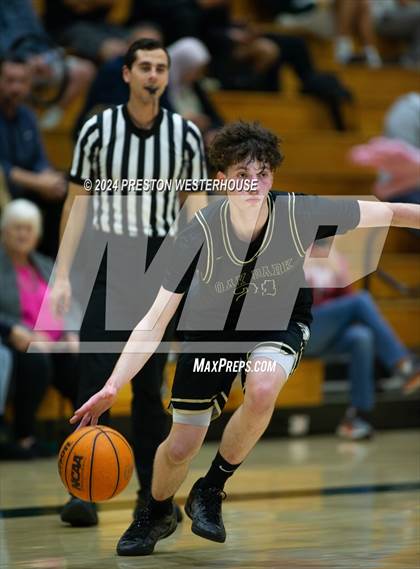 Thumbnail 2 in Oak Park @ Moorpark photogallery.