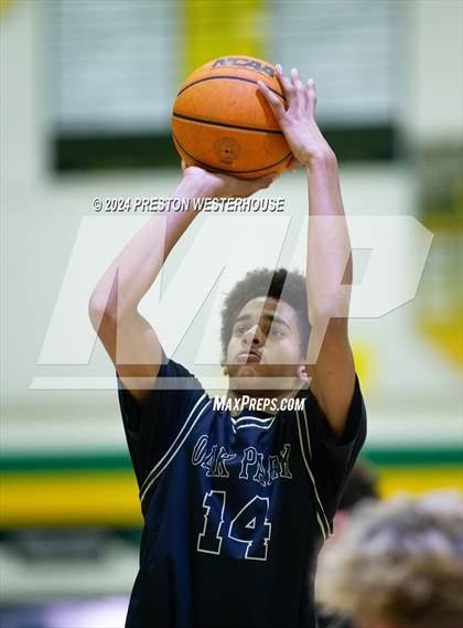 Thumbnail 1 in Oak Park @ Moorpark photogallery.