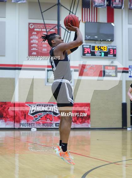 Thumbnail 3 in Martin vs. Duncanville (Whataburger Tournament) photogallery.