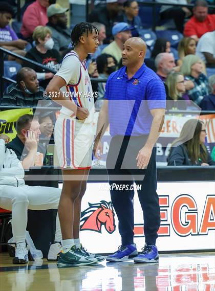 Thumbnail 2 in Martin vs. Duncanville (Whataburger Tournament) photogallery.