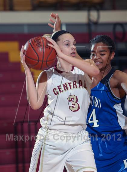 Thumbnail 3 in Palo Duro vs. Keller Central (Fantasy of Lights) photogallery.