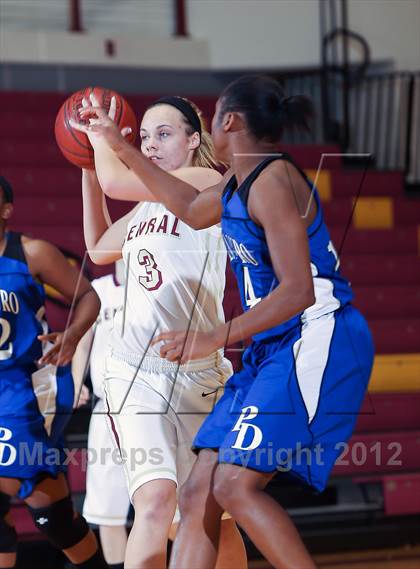 Thumbnail 2 in Palo Duro vs. Keller Central (Fantasy of Lights) photogallery.