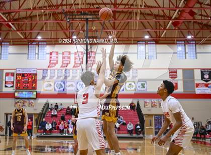 Thumbnail 3 in Bloomington North v Fishers (Fishers Holiday Classic)  photogallery.