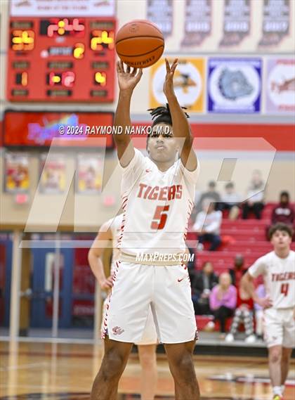 Thumbnail 2 in Bloomington North v Fishers (Fishers Holiday Classic)  photogallery.