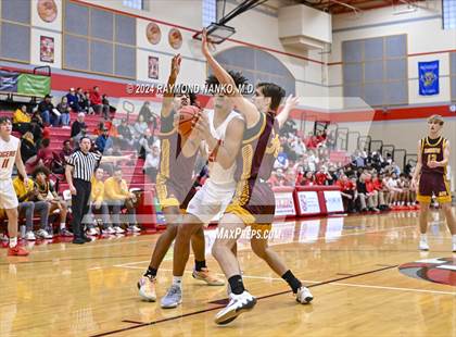 Thumbnail 2 in Bloomington North v Fishers (Fishers Holiday Classic)  photogallery.