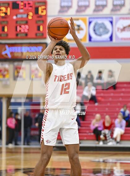 Thumbnail 3 in Bloomington North v Fishers (Fishers Holiday Classic)  photogallery.