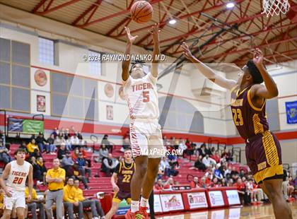 Thumbnail 2 in Bloomington North v Fishers (Fishers Holiday Classic)  photogallery.