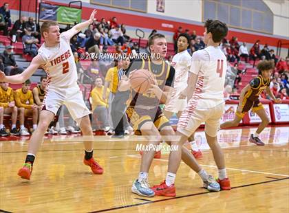 Thumbnail 2 in Bloomington North v Fishers (Fishers Holiday Classic)  photogallery.