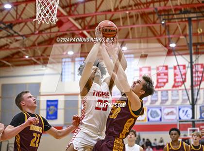 Thumbnail 3 in Bloomington North v Fishers (Fishers Holiday Classic)  photogallery.