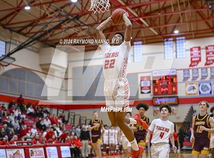 Thumbnail 2 in Bloomington North v Fishers (Fishers Holiday Classic)  photogallery.