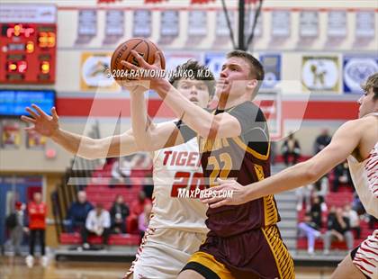 Thumbnail 2 in Bloomington North v Fishers (Fishers Holiday Classic)  photogallery.