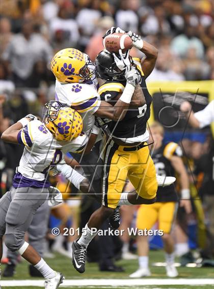 Thumbnail 1 in Edna Karr @ Neville (LHSAA Class 4A Final) photogallery.