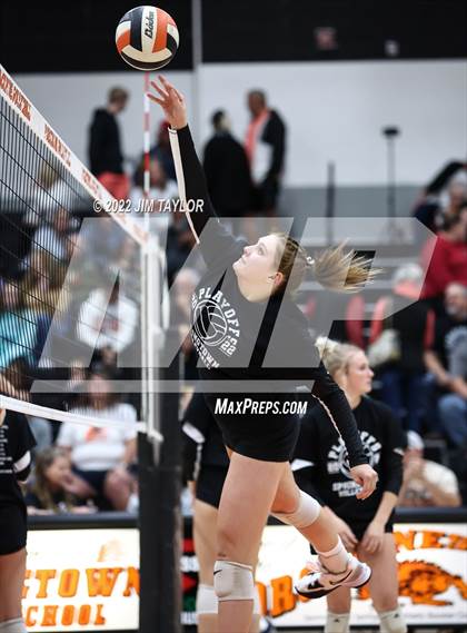 Thumbnail 1 in Mineral Wells vs Springtown (UIL Area playoff) photogallery.