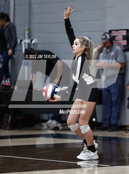Thumbnail 1 in Mineral Wells vs Springtown (UIL Area playoff) photogallery.