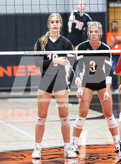 Thumbnail 2 in Mineral Wells vs Springtown (UIL Area playoff) photogallery.