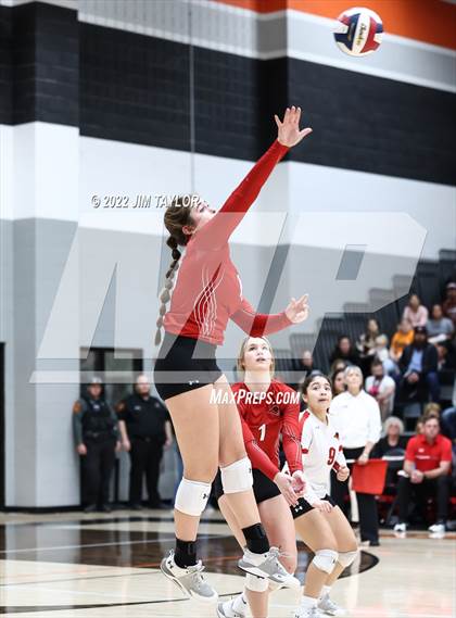 Thumbnail 2 in Mineral Wells vs Springtown (UIL Area playoff) photogallery.