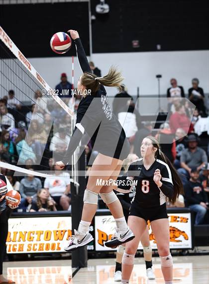 Thumbnail 3 in Mineral Wells vs Springtown (UIL Area playoff) photogallery.