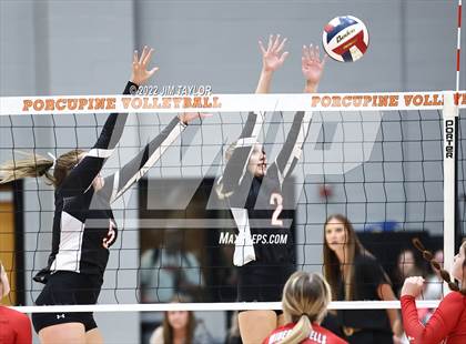 Thumbnail 3 in Mineral Wells vs Springtown (UIL Area playoff) photogallery.