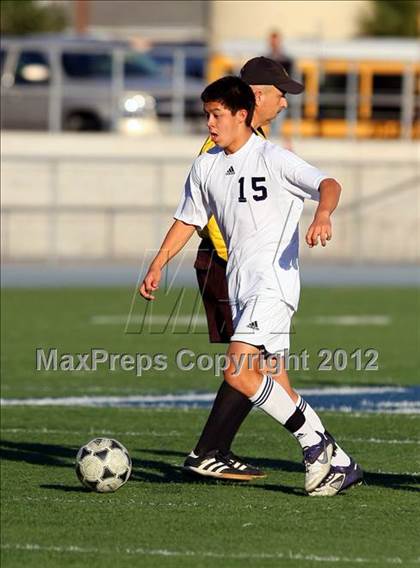 Thumbnail 1 in Loyola vs. Harvard-Westlake photogallery.
