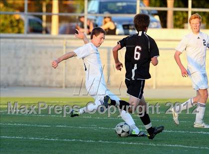 Thumbnail 3 in Loyola vs. Harvard-Westlake photogallery.