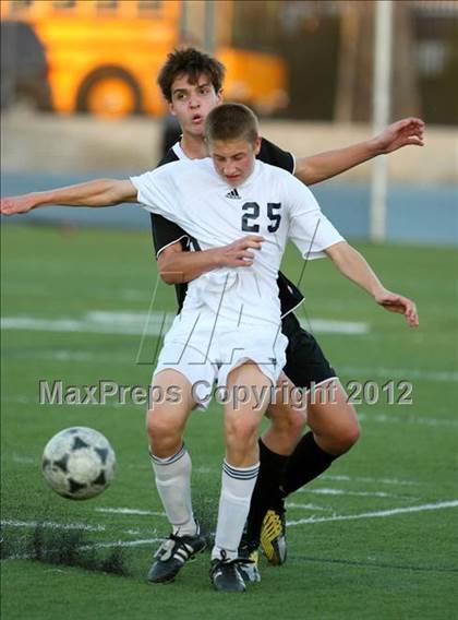 Thumbnail 3 in Loyola vs. Harvard-Westlake photogallery.