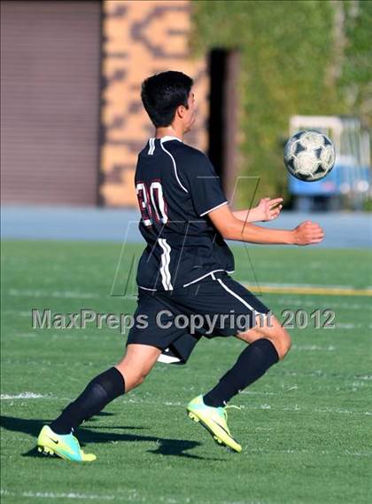 Thumbnail 2 in Loyola vs. Harvard-Westlake photogallery.