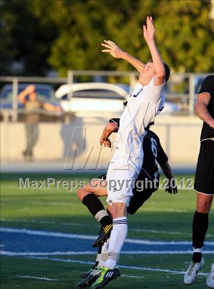 Thumbnail 1 in Loyola vs. Harvard-Westlake photogallery.