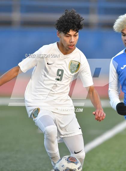 Thumbnail 1 in Temple City vs. Los Altos (CIF State D5 Final) photogallery.