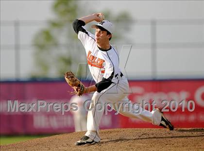 Thumbnail 3 in Jefferson vs Harlem photogallery.