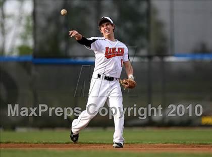 Thumbnail 3 in Jefferson vs Harlem photogallery.