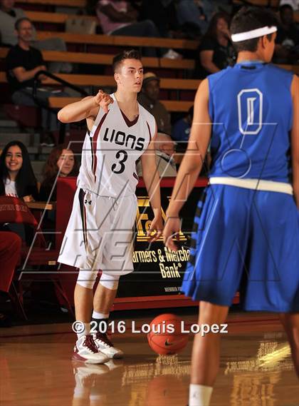 Thumbnail 3 in Windward vs. JSerra Catholic (Nike Extravaganza) photogallery.