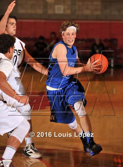 Thumbnail 2 in Windward vs. JSerra Catholic (Nike Extravaganza) photogallery.