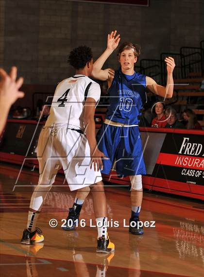 Thumbnail 2 in Windward vs. JSerra Catholic (Nike Extravaganza) photogallery.