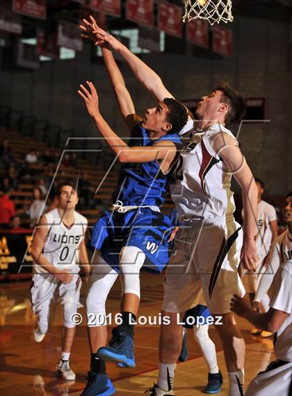 Thumbnail 1 in Windward vs. JSerra Catholic (Nike Extravaganza) photogallery.
