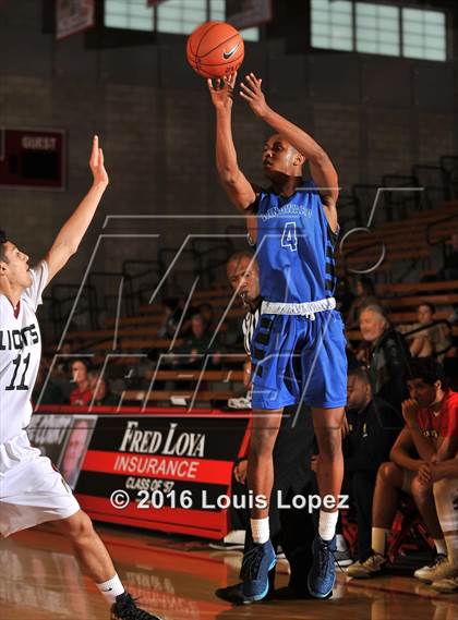 Thumbnail 3 in Windward vs. JSerra Catholic (Nike Extravaganza) photogallery.