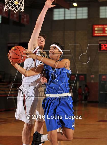 Thumbnail 2 in Windward vs. JSerra Catholic (Nike Extravaganza) photogallery.