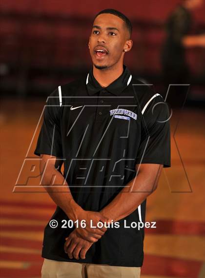 Thumbnail 2 in Windward vs. JSerra Catholic (Nike Extravaganza) photogallery.