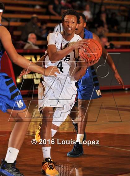 Thumbnail 1 in Windward vs. JSerra Catholic (Nike Extravaganza) photogallery.