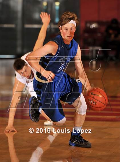 Thumbnail 3 in Windward vs. JSerra Catholic (Nike Extravaganza) photogallery.