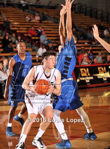 Thumbnail 2 in Windward vs. JSerra Catholic (Nike Extravaganza) photogallery.