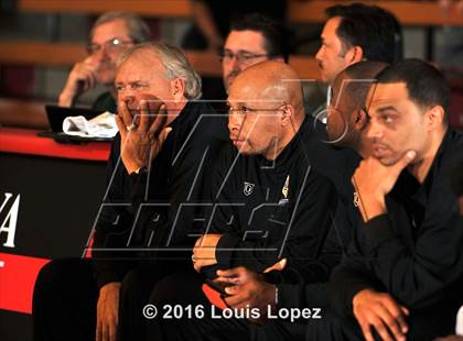 Thumbnail 1 in Windward vs. JSerra Catholic (Nike Extravaganza) photogallery.