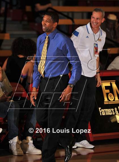 Thumbnail 2 in Windward vs. JSerra Catholic (Nike Extravaganza) photogallery.
