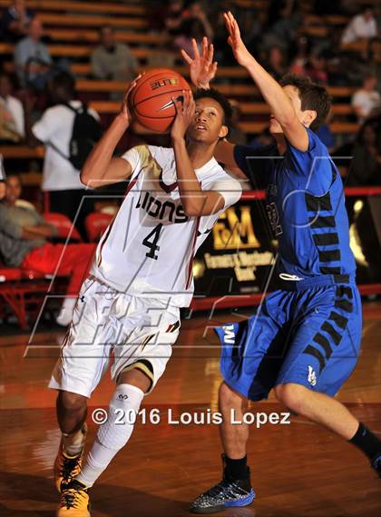 Thumbnail 2 in Windward vs. JSerra Catholic (Nike Extravaganza) photogallery.