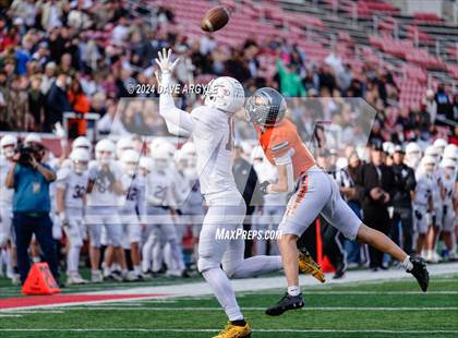 Thumbnail 3 in Lone Peak vs. Skyridge (UHSAA 6A Semifinal) photogallery.