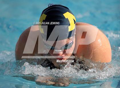 Thumbnail 2 in Maverick Relays photogallery.