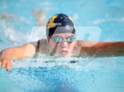 Thumbnail 1 in Maverick Relays photogallery.