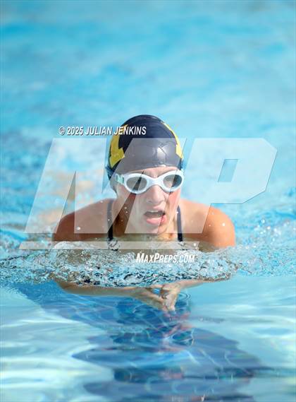 Thumbnail 1 in Maverick Relays photogallery.