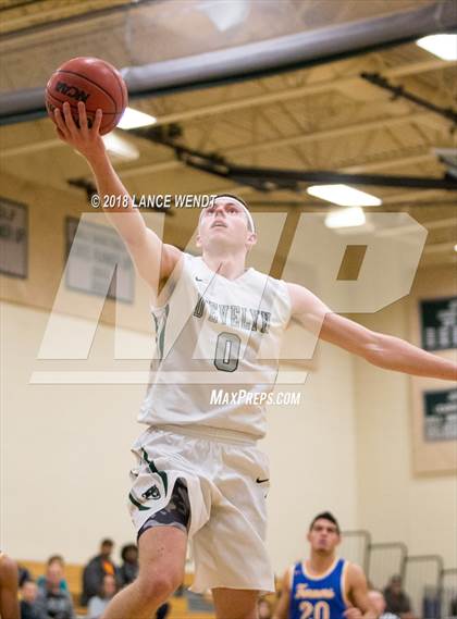 Thumbnail 3 in Wheat Ridge v D'Evelyn photogallery.