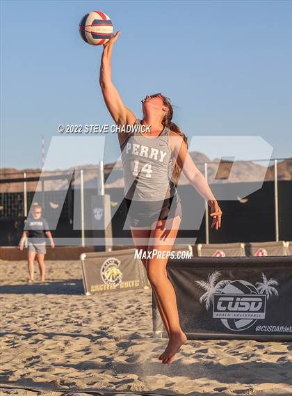 Thumbnail 3 in Perry vs Hamilton @ Casteel photogallery.