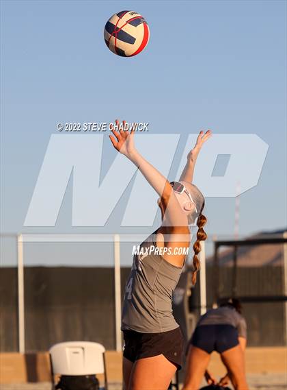 Thumbnail 1 in Perry vs Hamilton @ Casteel photogallery.